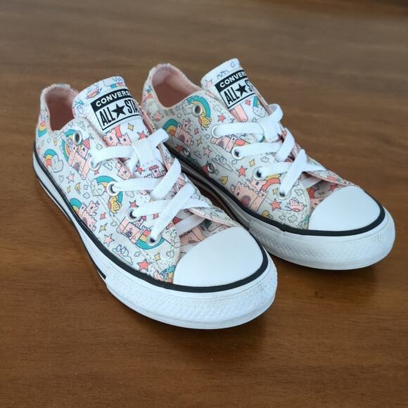 Convers Girls Chuck Taylor All Star Rainbow Castles Big Kids' Sneakers size 1 - Picture 1 of 9